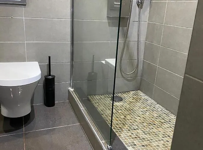 Apartament Deluxe In Old Town, 200m Walk To Beach, Pool Parking *