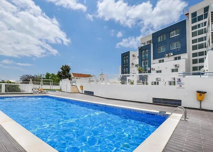 Apartament Deluxe In Old Town, 200m Walk To Beach, Pool Parking Albufeira